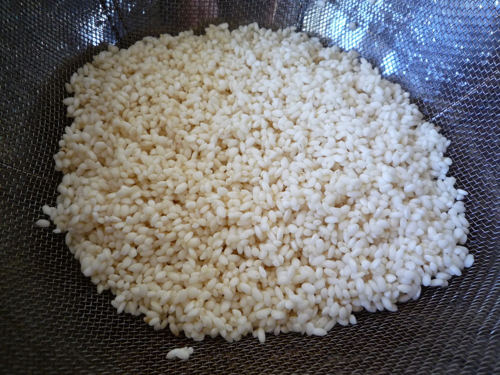 お米はしっかり水をきります